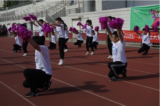 鄭州北大青鳥翔天信鴿校區2017年春季運動會開幕啦