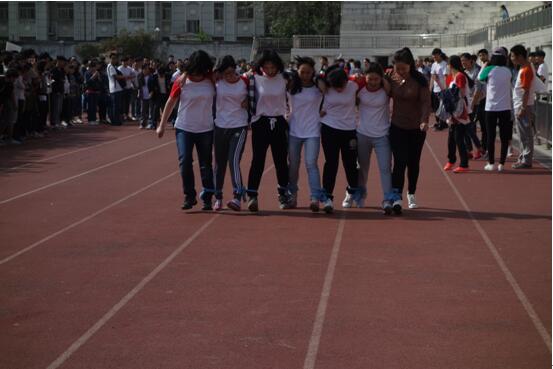 鄭州北大青鳥翔天信鴿校區2017年春季運動會開幕啦