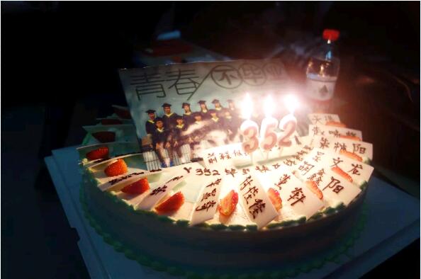 不說再見,永遠懷念!鄭州北大青鳥翔天信鴿T352班畢業典禮圓滿結束