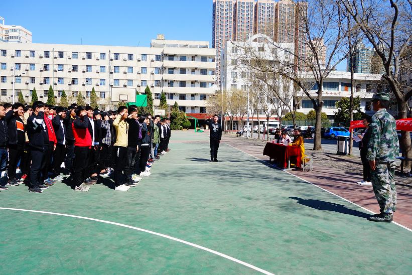 鄭州北大青鳥翔天信鴿2019年新生軍訓