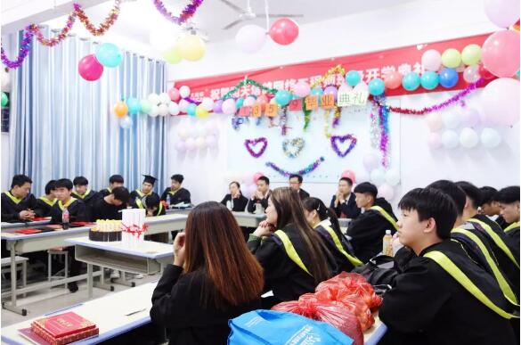 鄭州北大青鳥翔天信鴿B359班畢業(yè)典禮:離別是為了更好的相遇