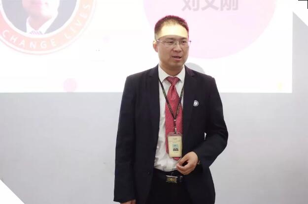 鄭州北大青鳥翔天信鴿B359班畢業(yè)典禮:離別是為了更好的相遇