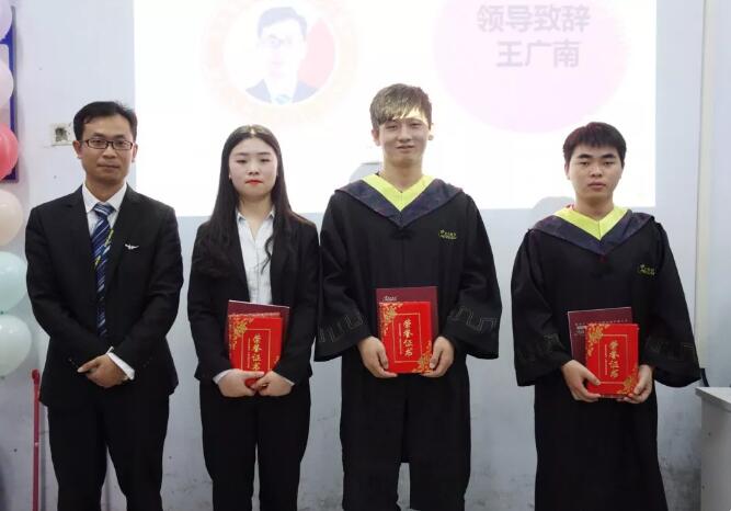 鄭州北大青鳥翔天信鴿B359班畢業(yè)典禮:離別是為了更好的相遇