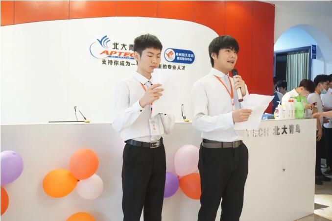 來看看發生在鄭州北大青鳥翔天信鴿的教師節那些溫暖吧