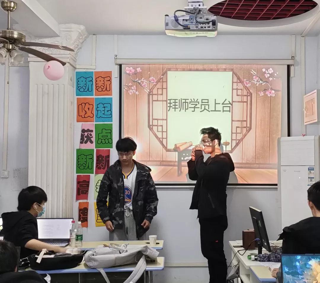 鄭州北大青鳥翔天信鴿T328班拜師大會