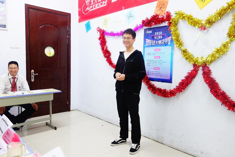 鄭州北大青鳥翔天信鴿校區第三季度就業面試大賽